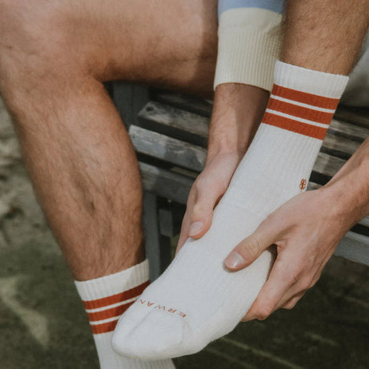 Ankle pain when walking?: Common causes & treatments